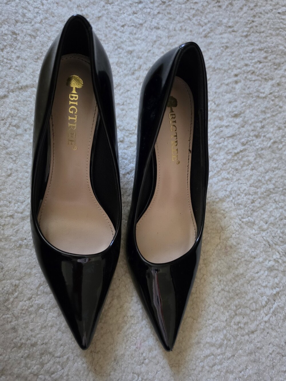 Black Pumps